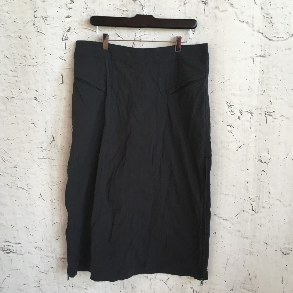 ROYAL ROBBINS BLACK LONG SKIRT 12